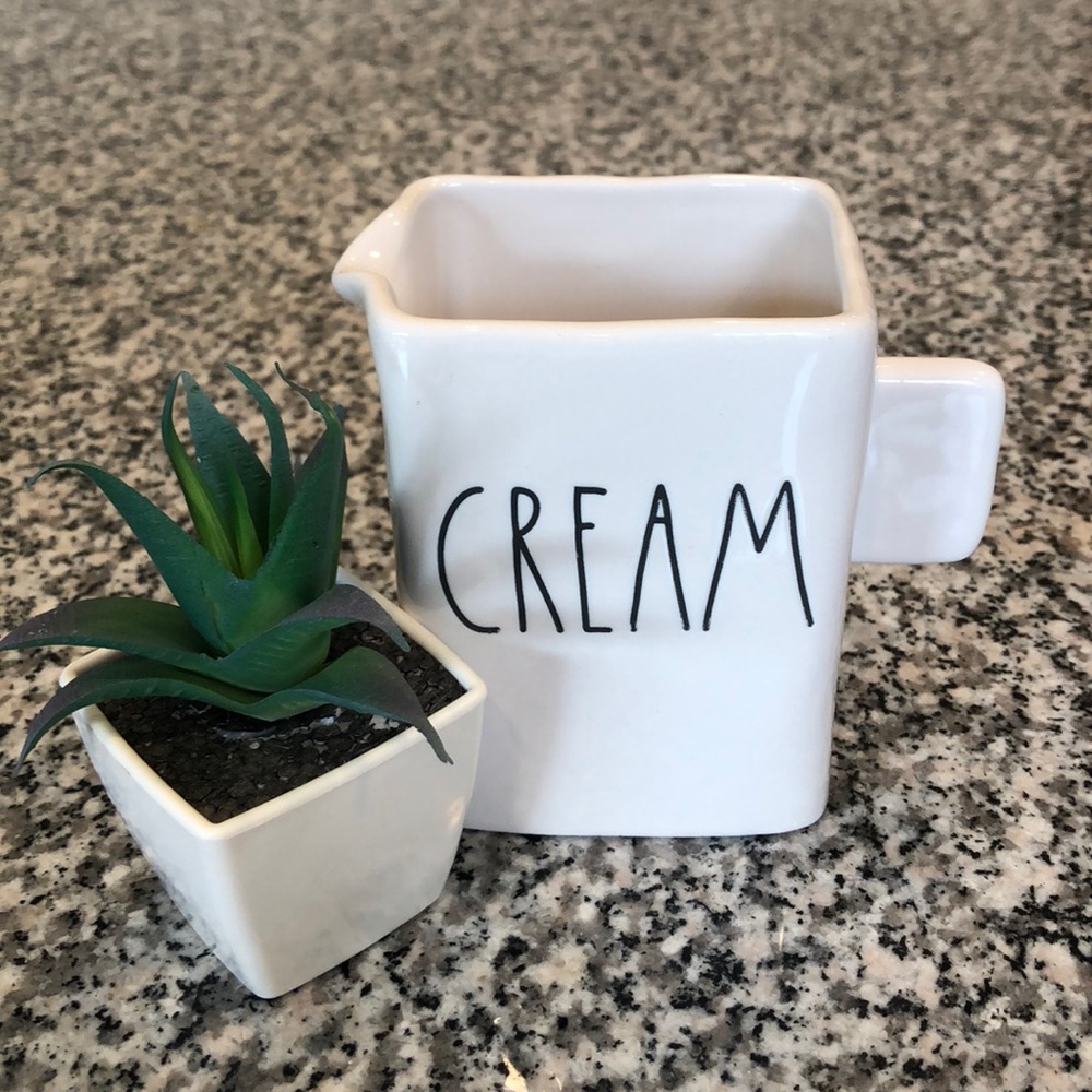 🌿RAE DUNN CREAMER🌿